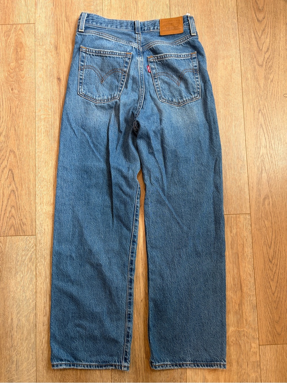 Levi’s Premium Ribcage Straight Jeans High Rise Medium Wash Size 26 - Picture 5 of 9